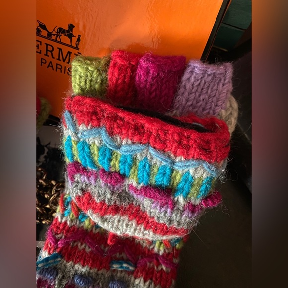 Sweetest LUCY IBURG colorful Wool handcrafted in Peru Hat Mitten SET Accessory - Picture 9 of 12